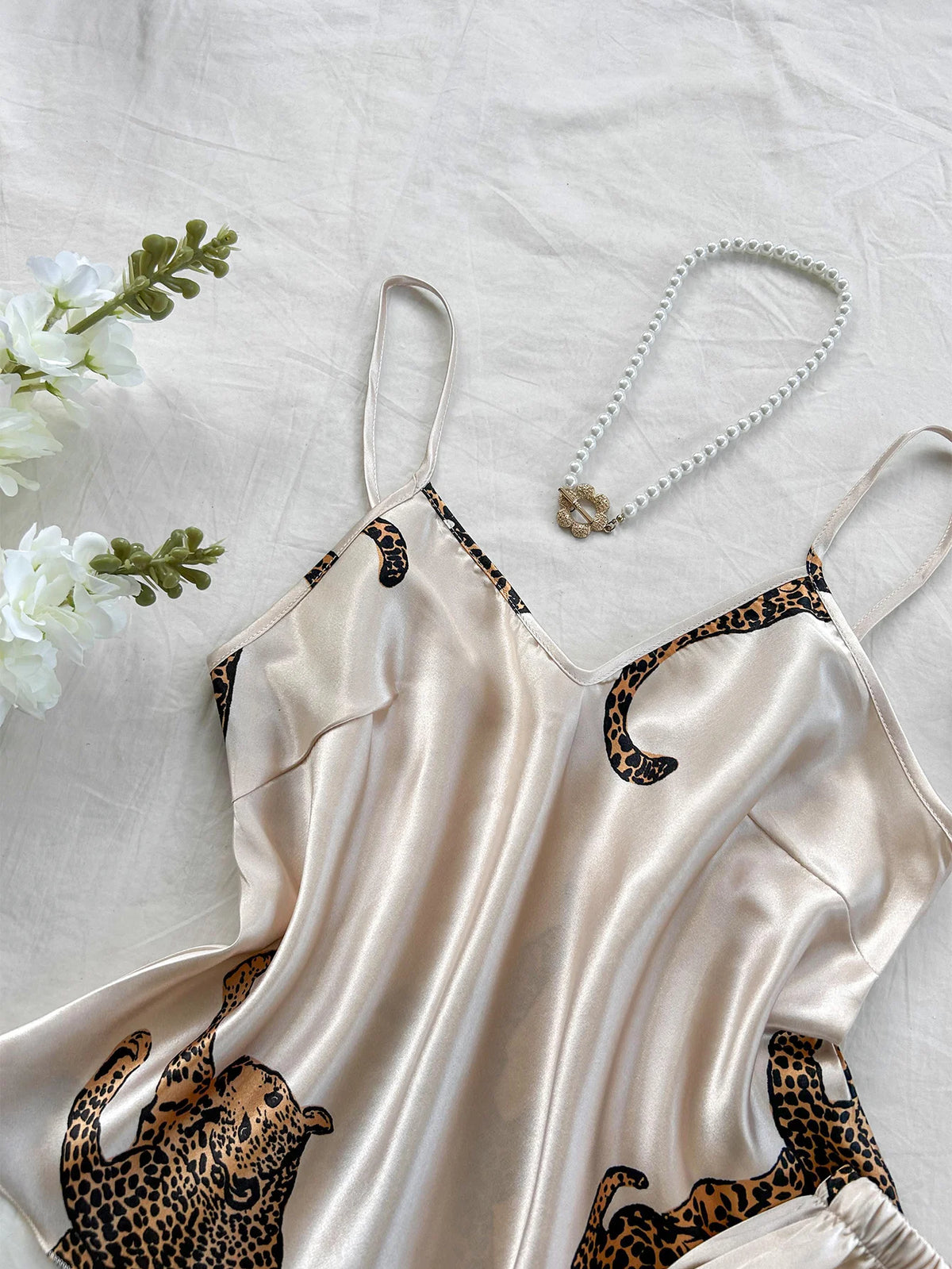 Luxury 2pcs V Neck Leopard Silk Blend Pyjama Set